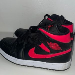 Siren Red Mid Jordan 1